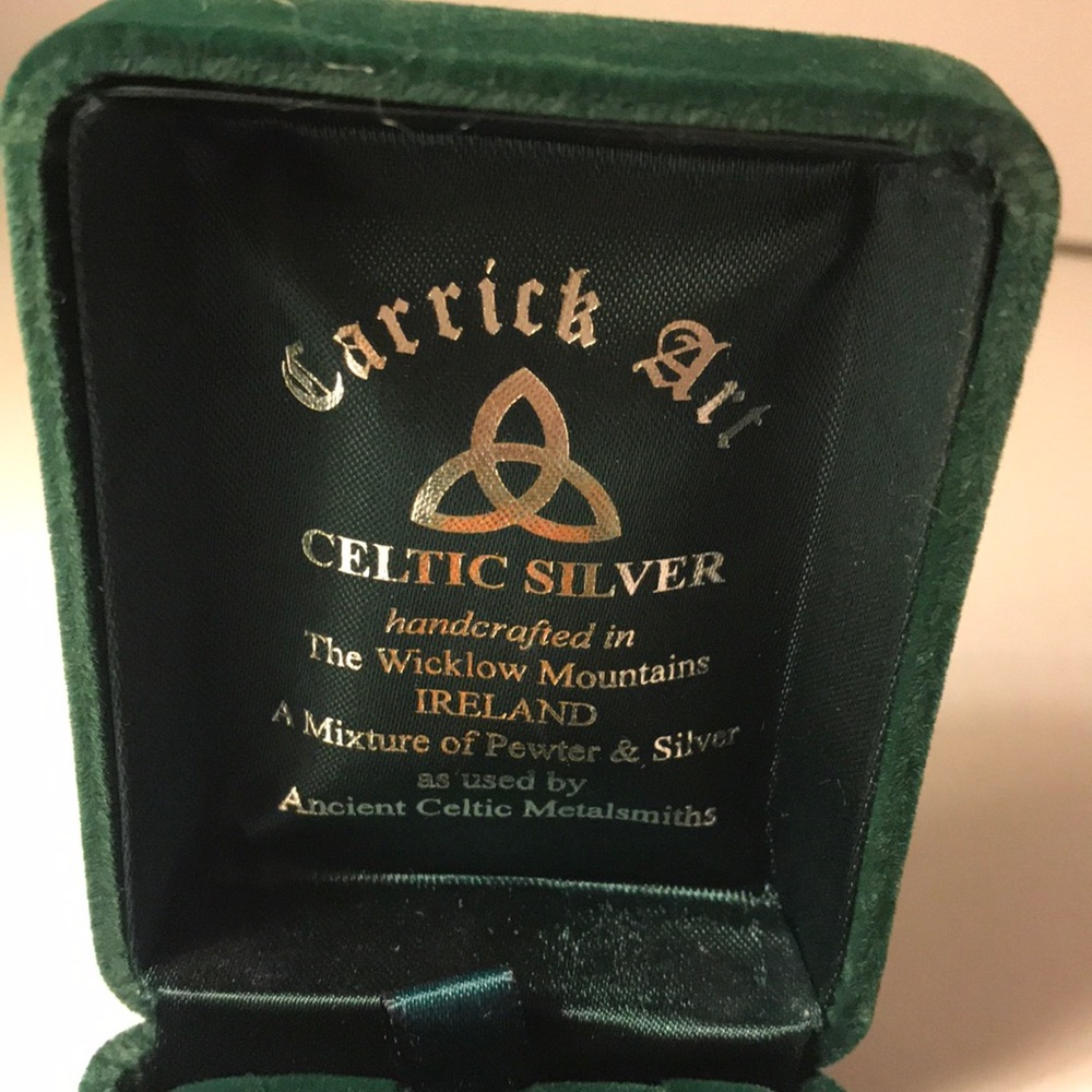 Ireland 🇮🇪 Carrick Art Celtic Silver and pewter leaf necklace - Picture 7 of 7